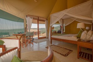 Premium bedding, in-room safe, desk, rollaway beds - Karatu Simba Lodge (Karatu)