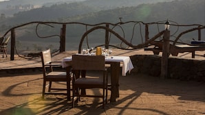 Outdoor dining - Karatu Simba Lodge (Karatu)