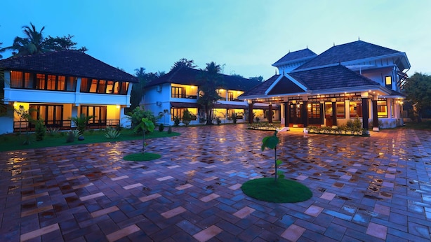 Depan hartanah - siang/malam