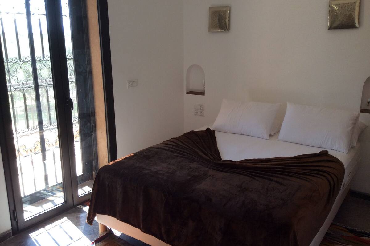 Villa superior, varias camas | Minibar, caja de seguridad en la habitación y escritorio