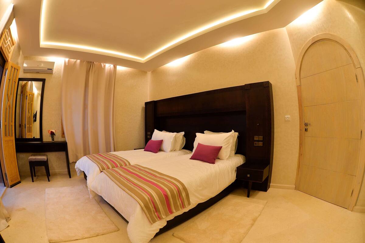 4 bedrooms, minibar, in-room safe, desk