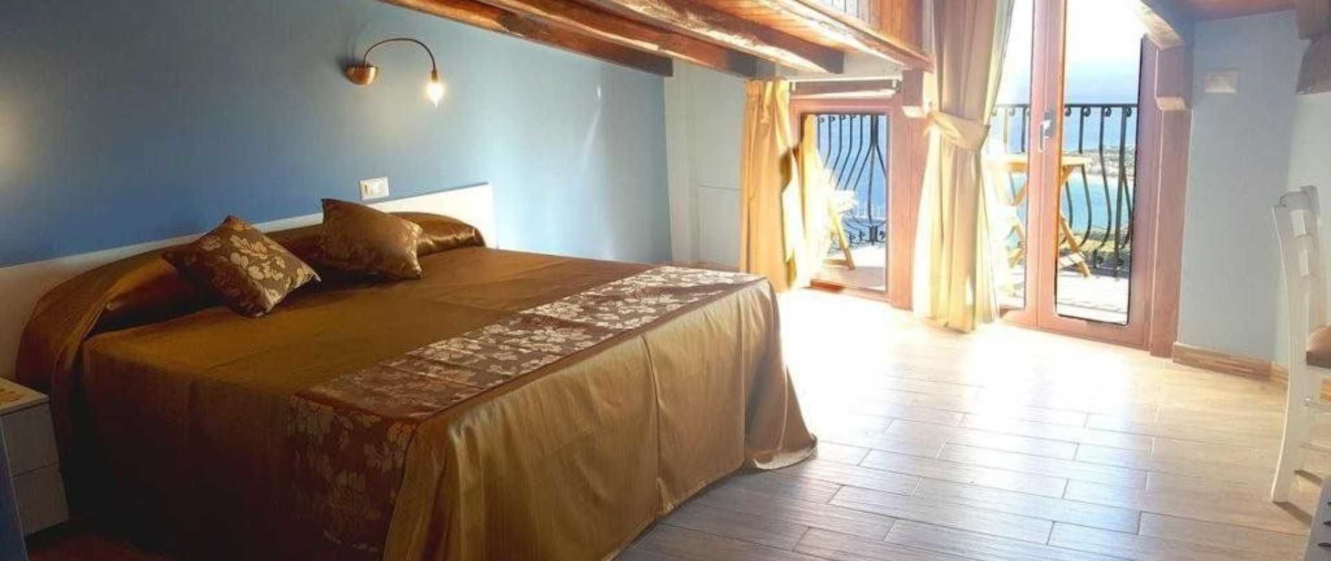 Rom – panorama, sjøutsikt | Skrivebord, lydisolert, wi-fi (inkludert) og sengetøy