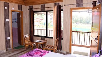 Deluxe Room | Desk, free WiFi, bed sheets
