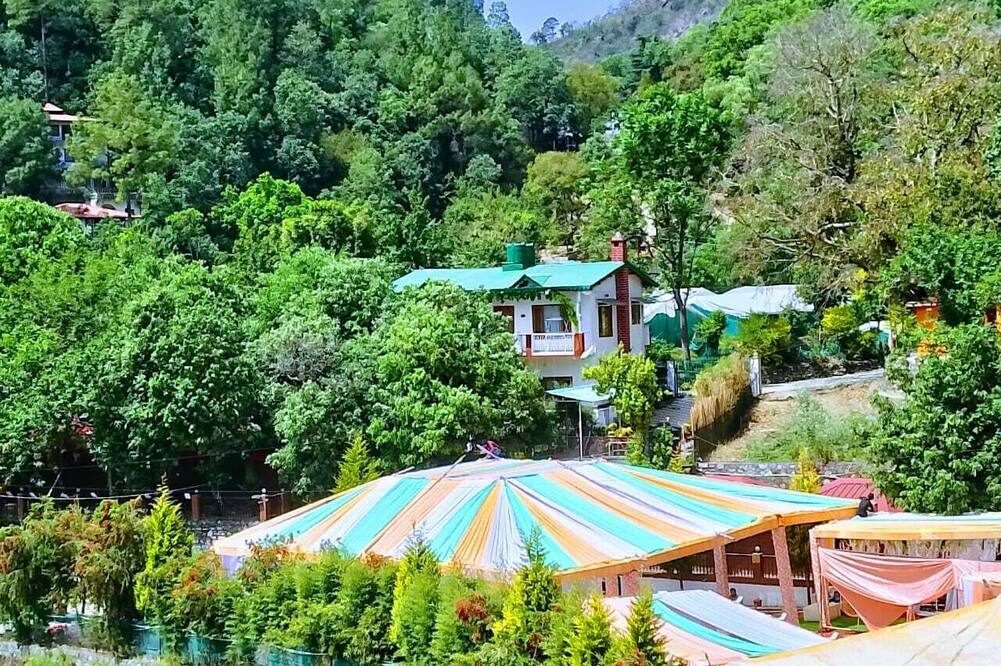 Damyanti Hotel And Resort