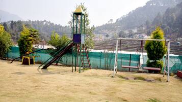 Children’s play area – outdoor