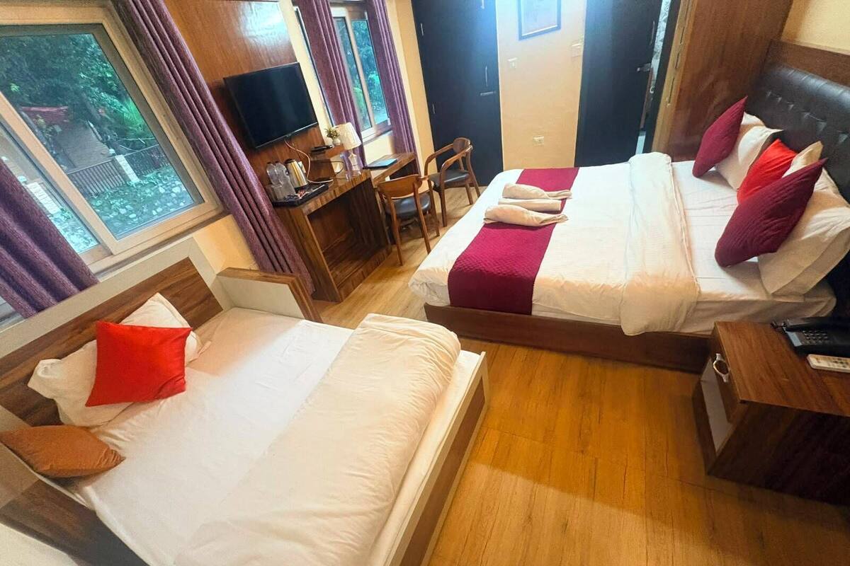 Familienzimmer, Hügelblick