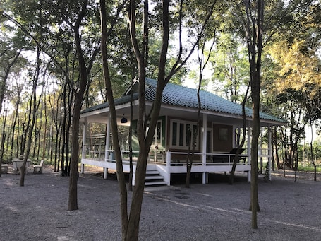 Family Cottage, 1 King Bed, Patio, Garden Area | Garden view