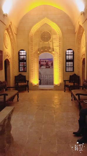 Lobby lounge