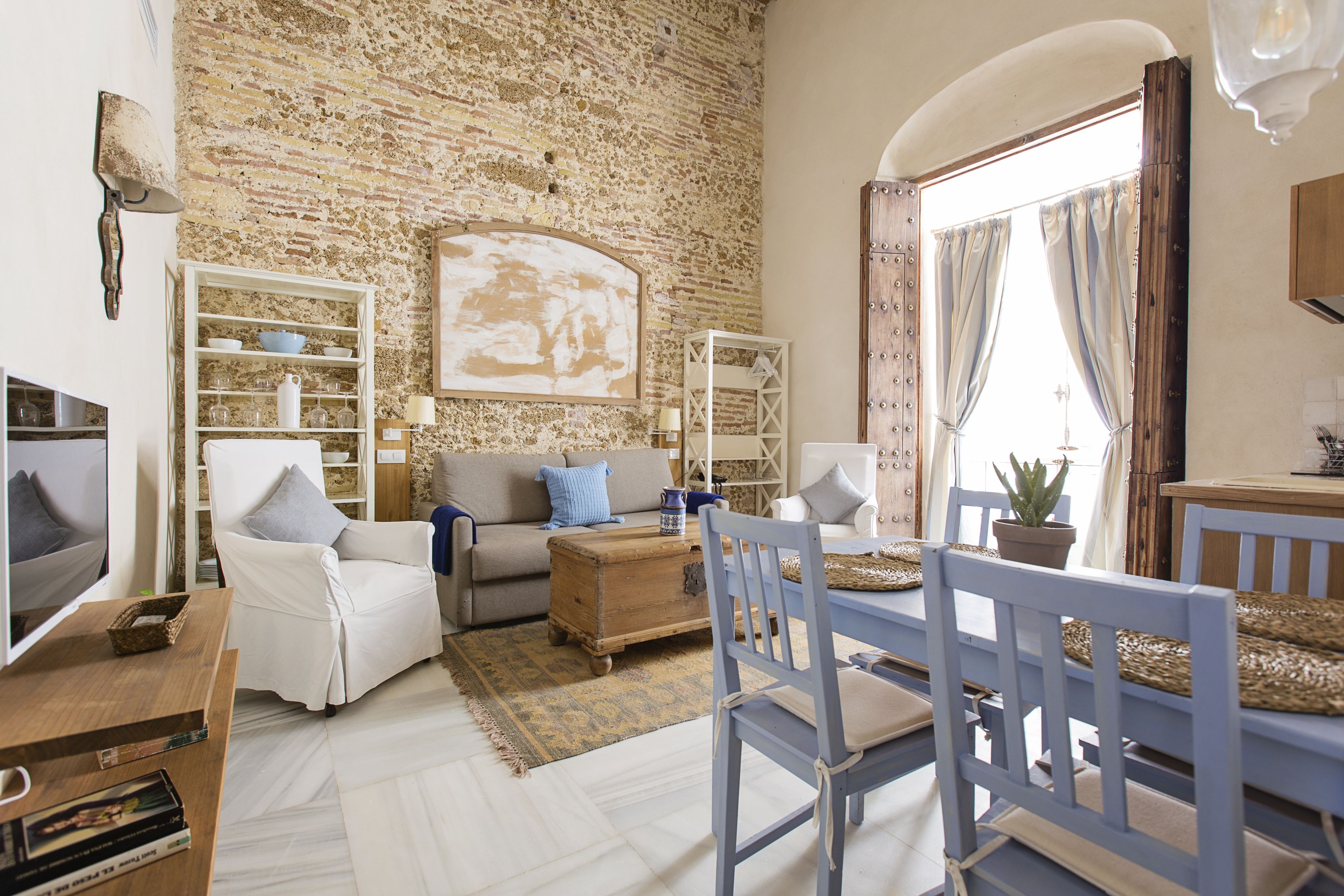 premium apartment (gran) | living room | flat-screen tv