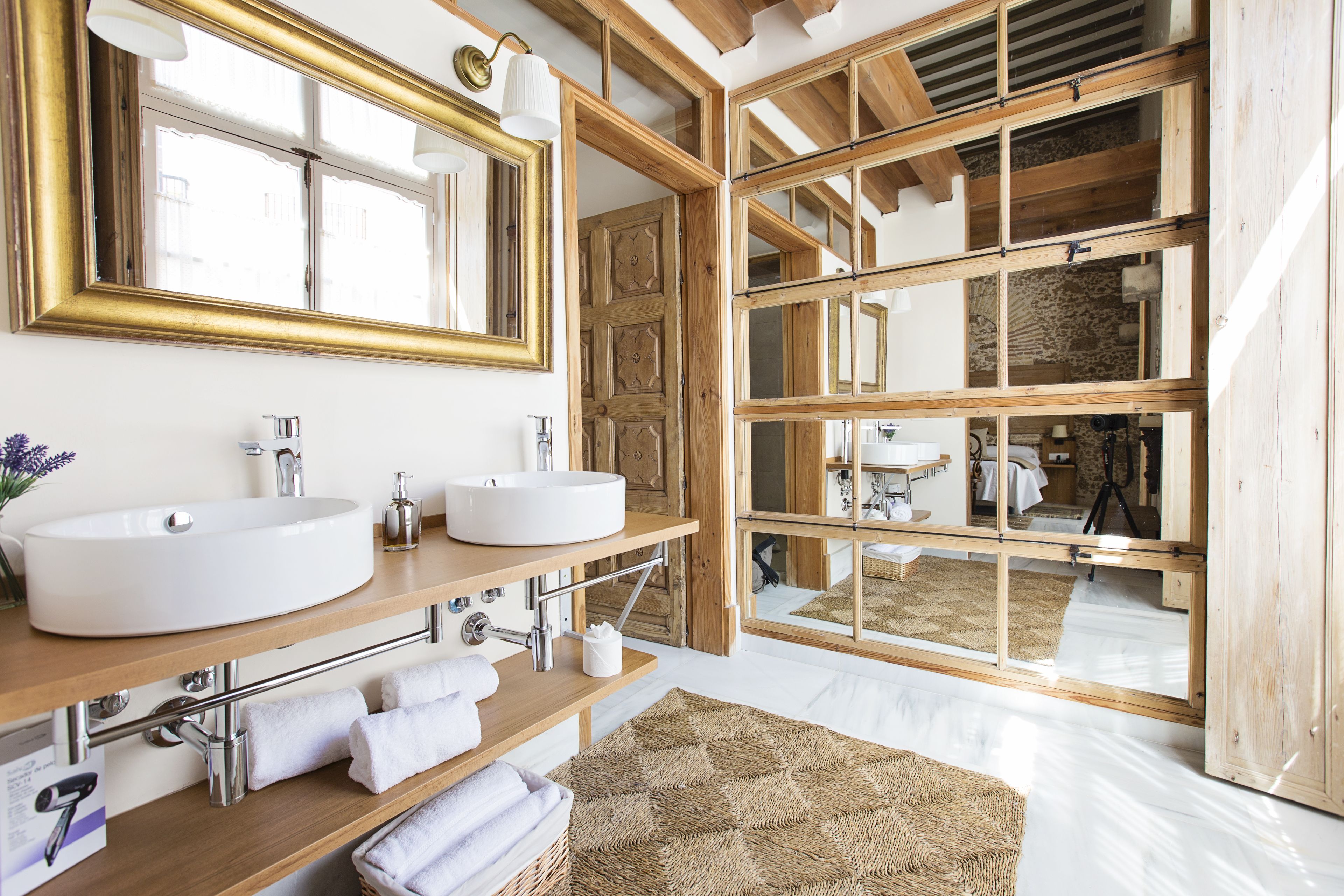 premium room | bathroom | free toiletries, hair dryer, towels, soap