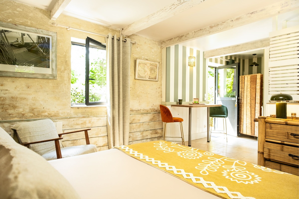 Chambre Double Supérieure, salle de bains attenante, vue jardin (Chambre 2)
