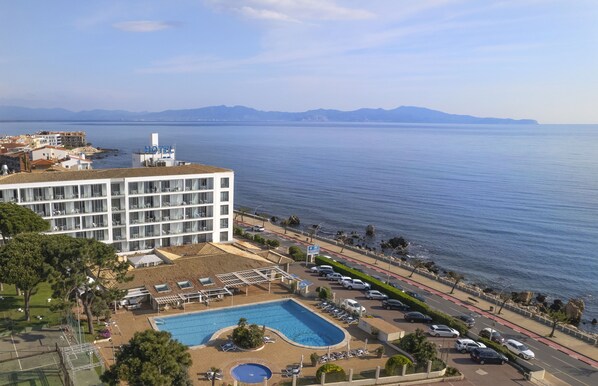 المنشأة من الخارج