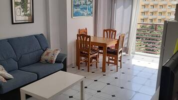 Una televisión de pantalla plana