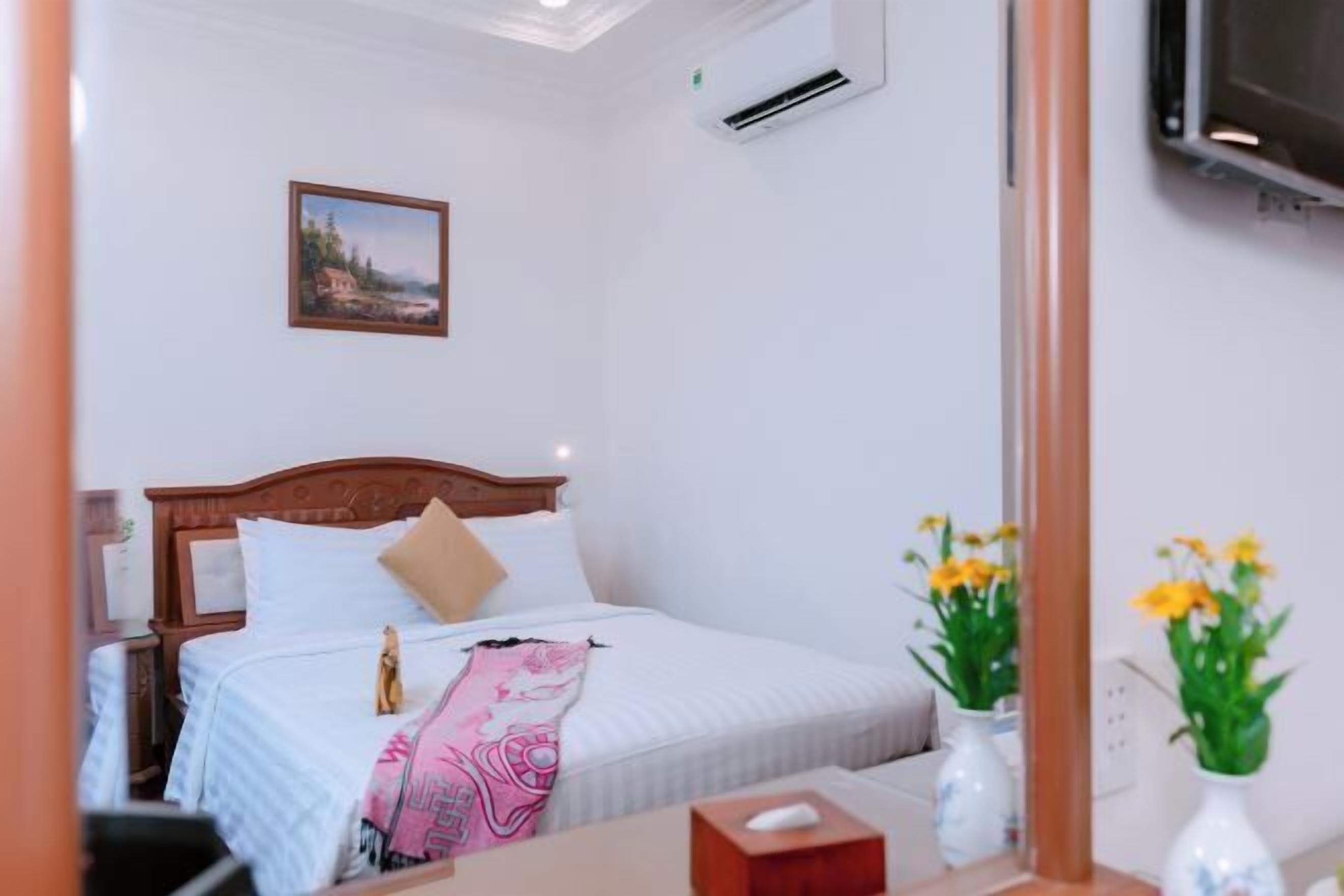 Minibar, in-room safe, blackout curtains, iron/ironing board