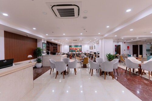 DAHLIALAND SAIGON HOTEL & SWIMMING POOL