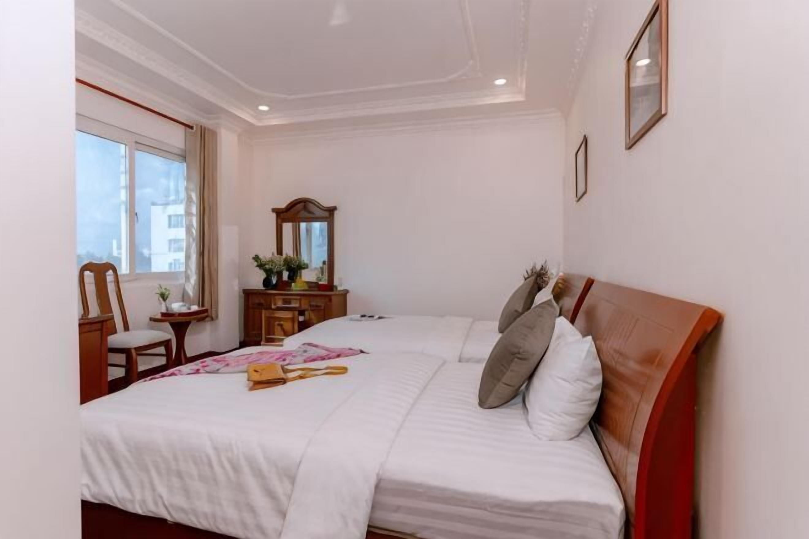 Minibar, coffres-forts dans les chambres, rideaux occultants