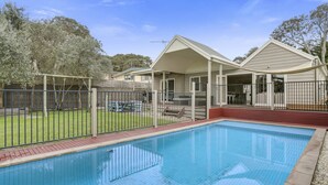 Outdoor pool - Fern Beach House (Rye)