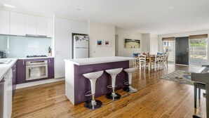 Private kitchen - Fern Beach House (Rye)