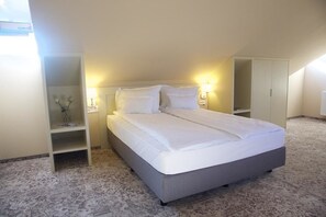 One-Bedroom Suite  | Hochwertige Bettwaren, Minibar, Zimmersafe, Schreibtisch