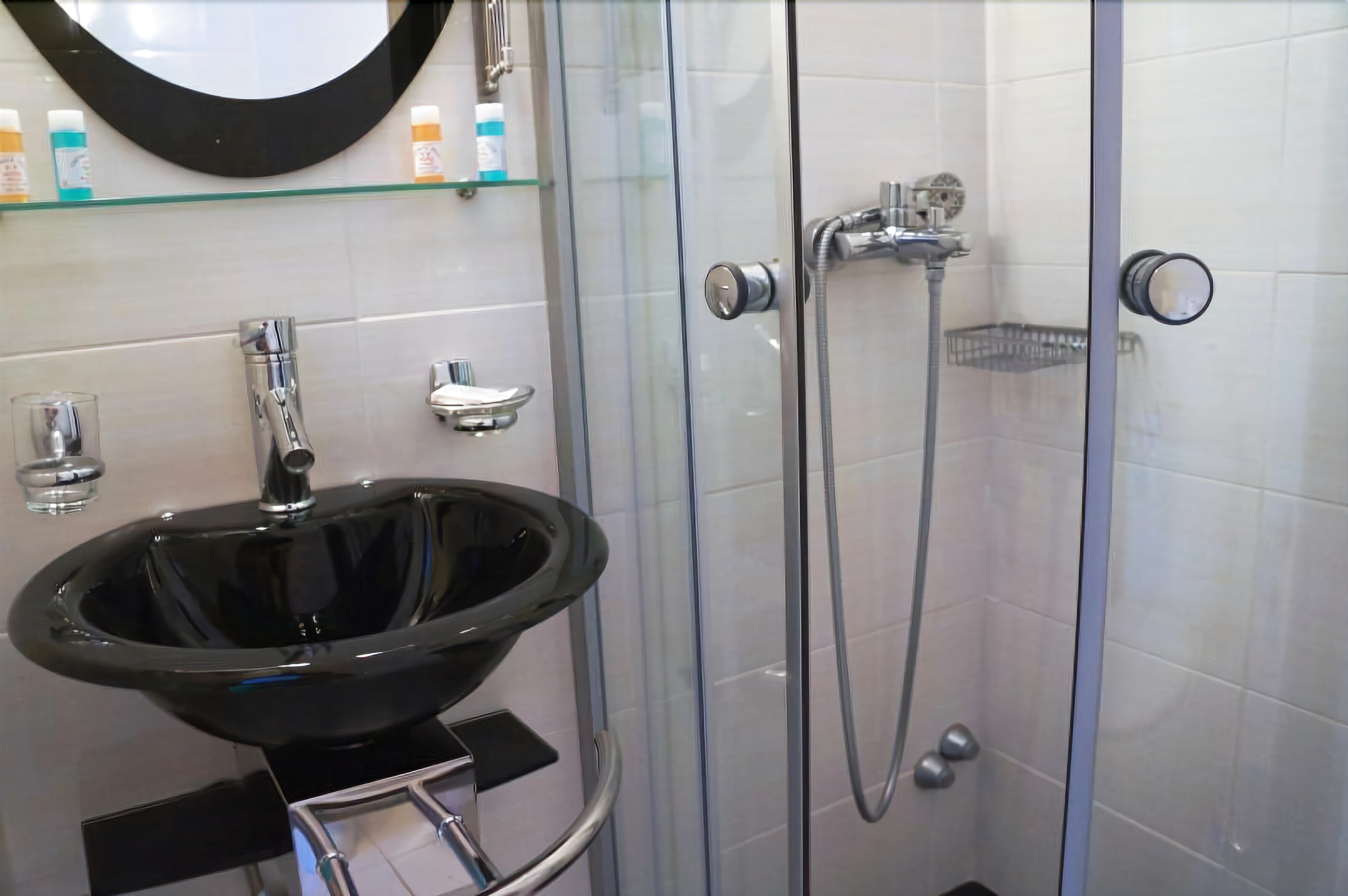 double room, pool view | bathroom | shower, free toiletries, hair dryer, towels