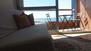 1 bedroom, WiFi (free) - Cozy Sea View Apartment (Bat Yam)