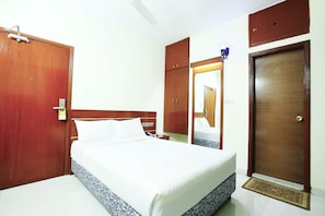 Habitació doble Deluxe | Caixa forta a l'habitació, escriptori i habitacions insonoritzades