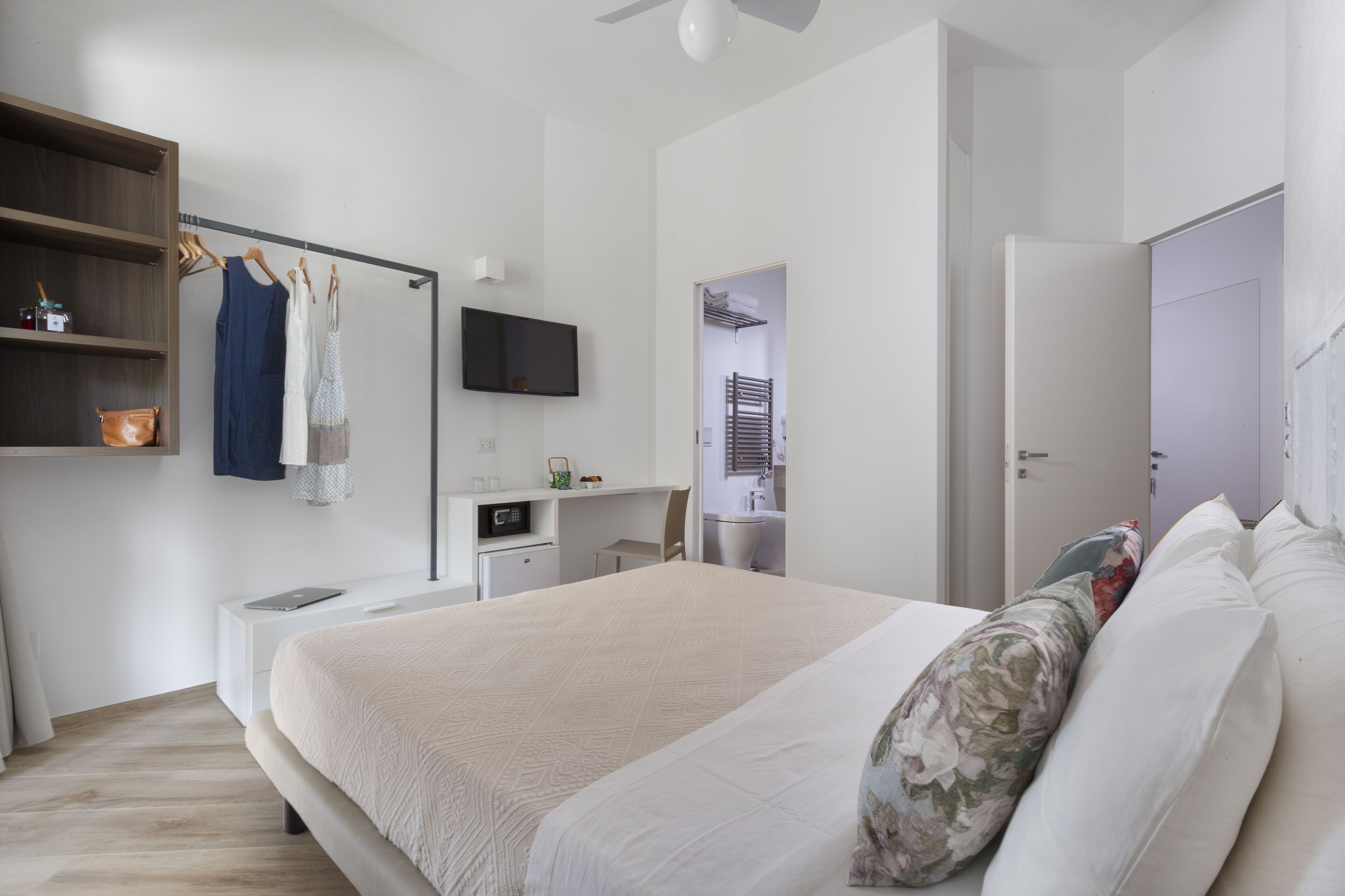 standard double room, private bathroom | 1 bedroom, premium bedding, down duvets, memory-foam beds