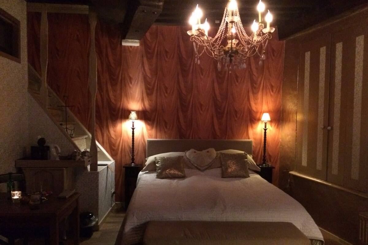 In-room safe, blackout curtains, rollaway beds, free WiFi