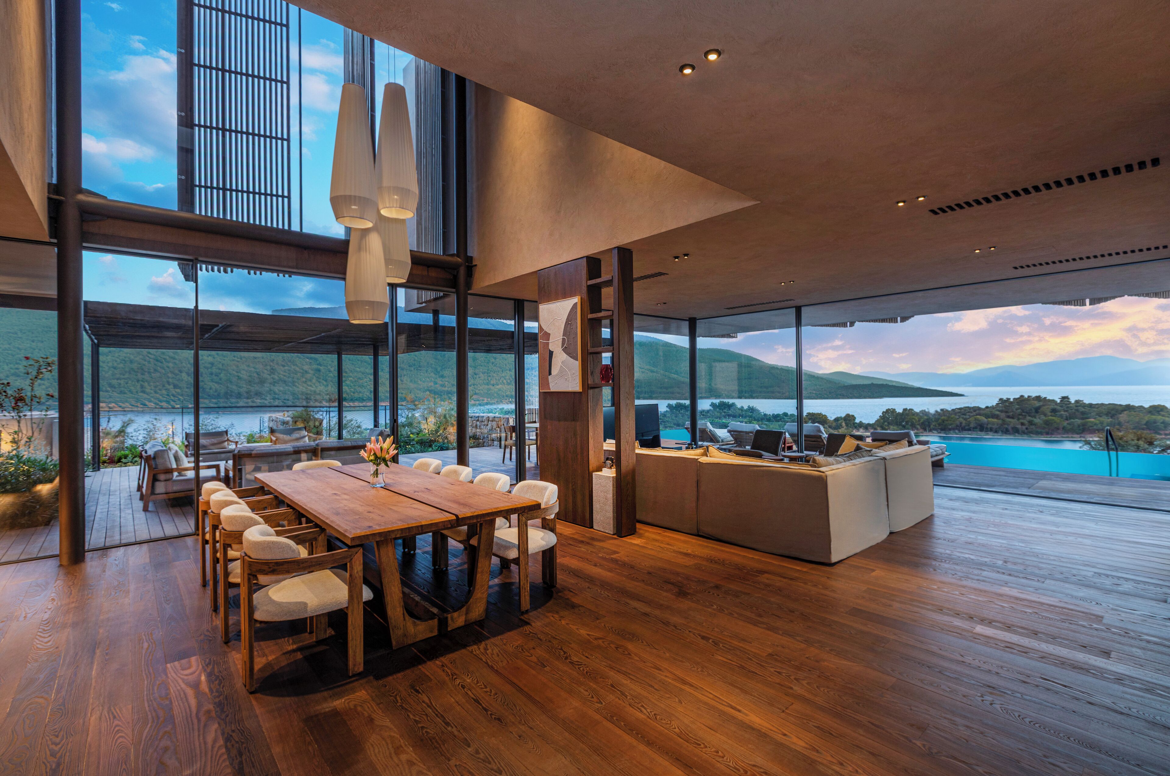 Sunset Citrus Villa 3 Bedrooms | Premium bedding, Tempur-Pedic beds, free minibar items, in-room safe