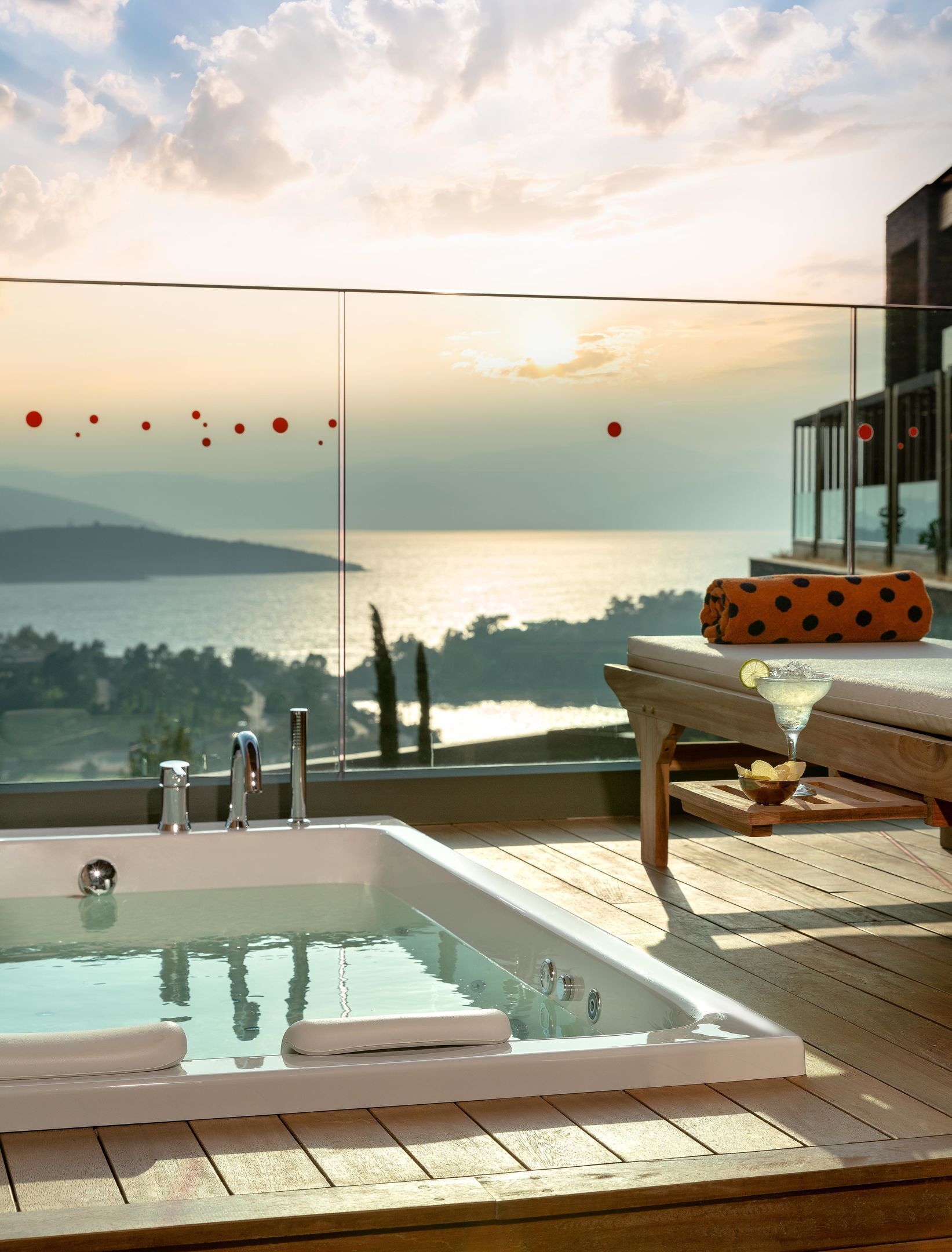 Family Corner Terrace Suite Sea View | Spa | Sauna, tina de hidromasaje, baño de vapor y baño turco o hammam 