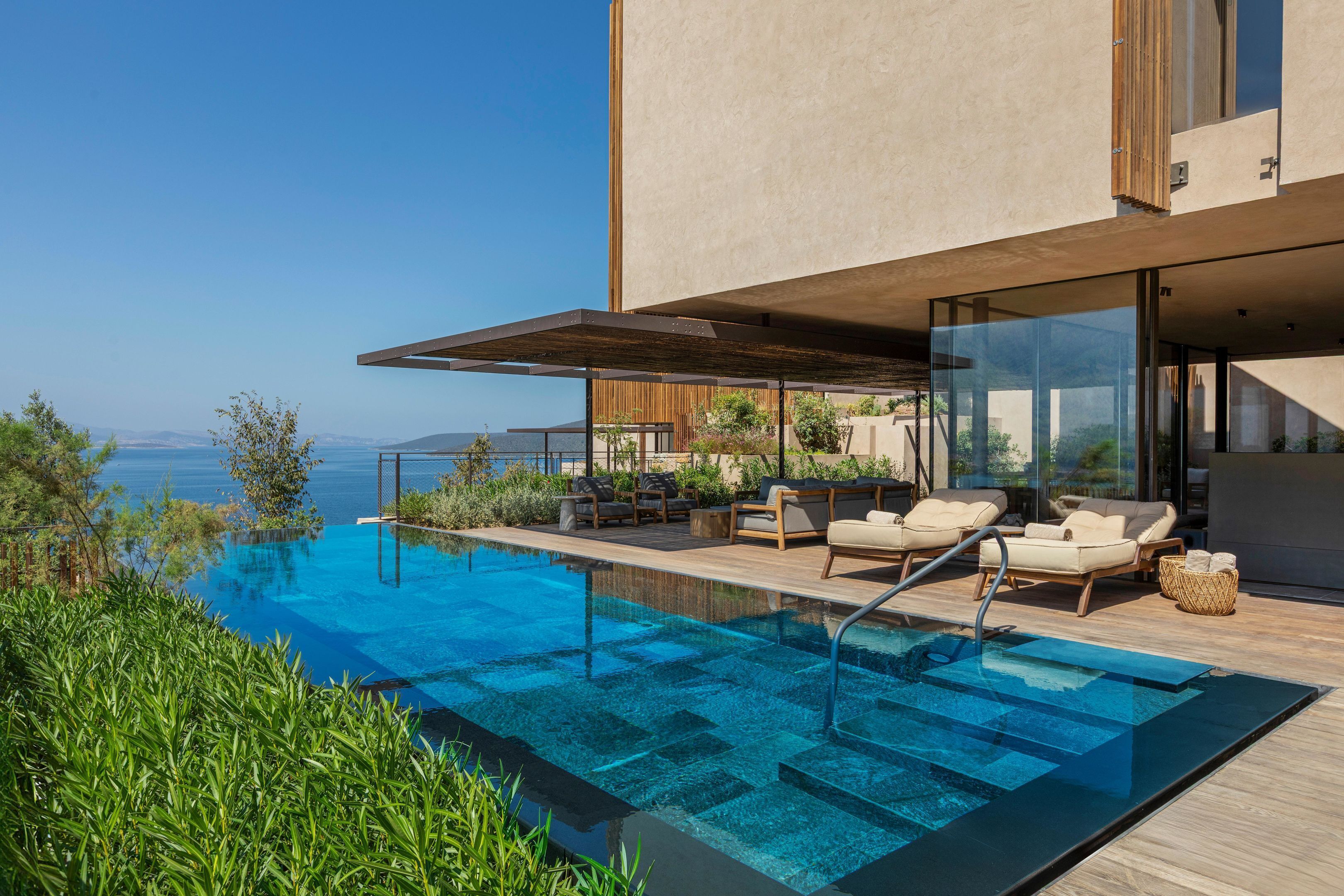 Indoor pool, 3 outdoor pools, sun loungers