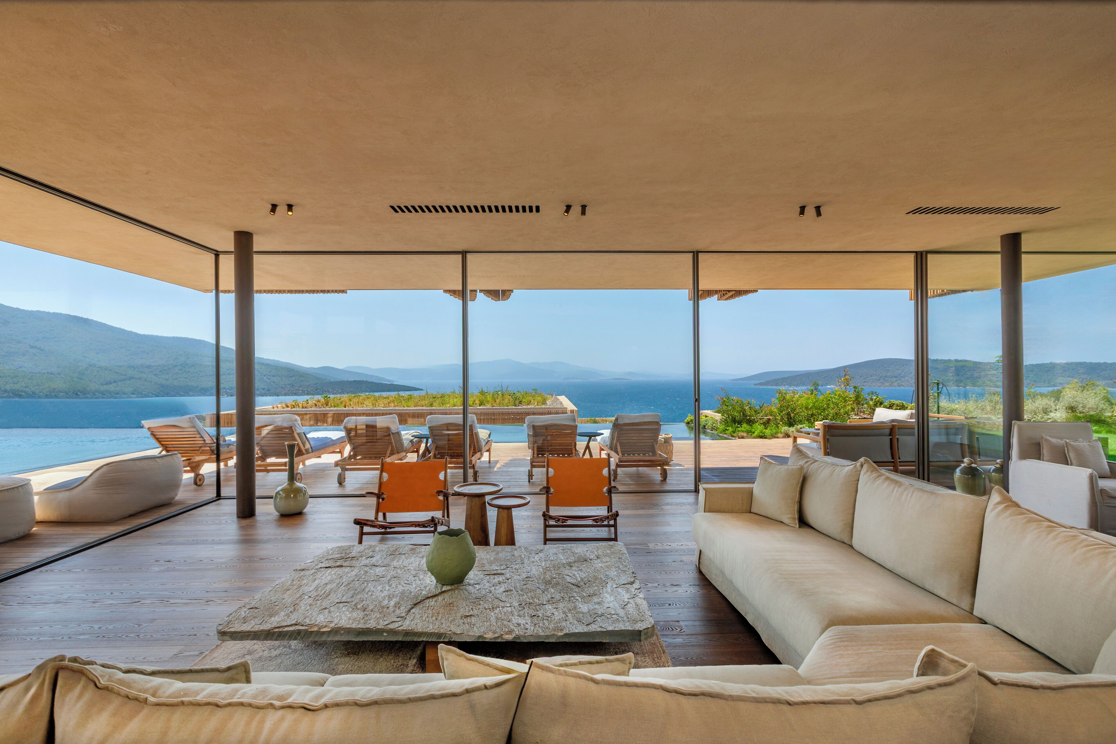 Sunset Presidential Villa 5 Bedrooms | Premium bedding, Tempur-Pedic beds, free minibar items, in-room safe