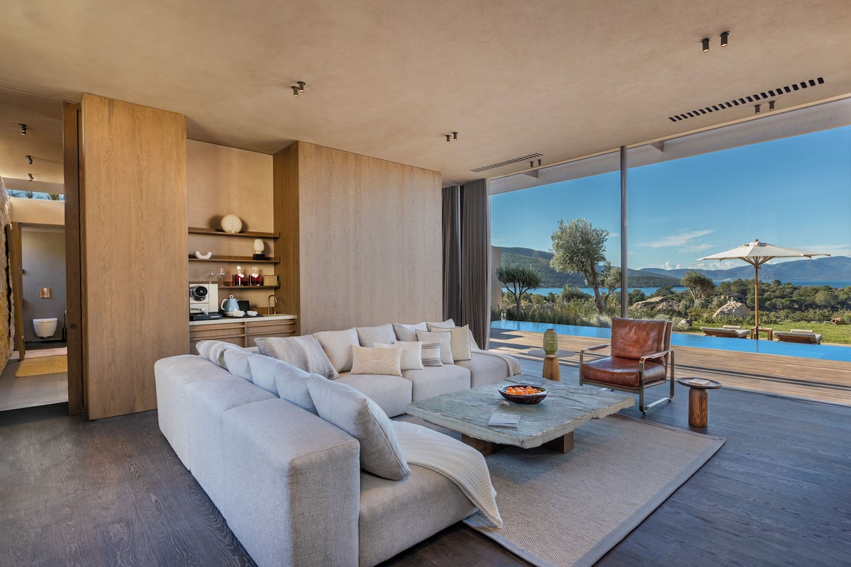 Sunset Villa 1 Bedroom | 1 bedroom, premium bedding, Tempur-Pedic beds, free minibar items