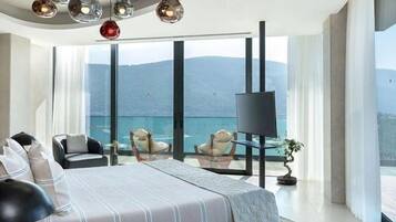 Citrus Presidential Villa 5 Bedrooms | Premium bedding, Tempur-Pedic beds, free minibar items, in-room safe