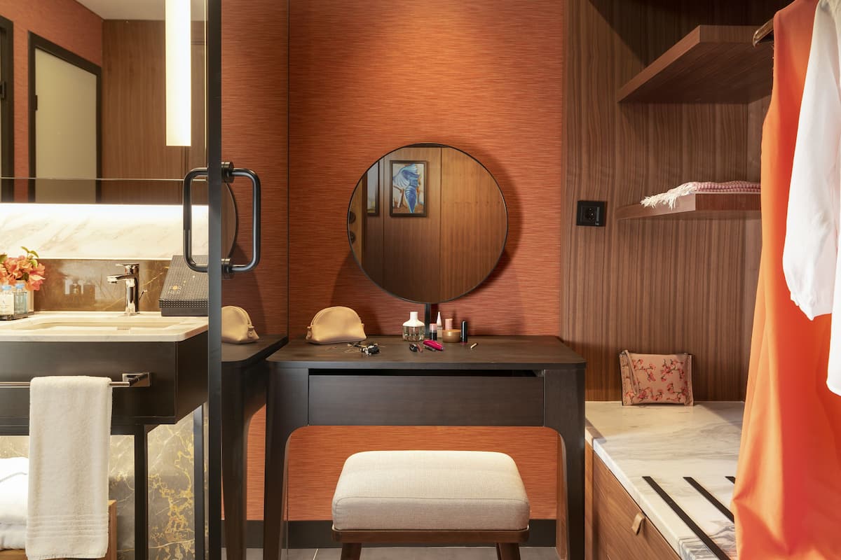 1 makuuhuone, ylelliset vuodevaatteet, Tempur Pedic -patjalliset sängyt