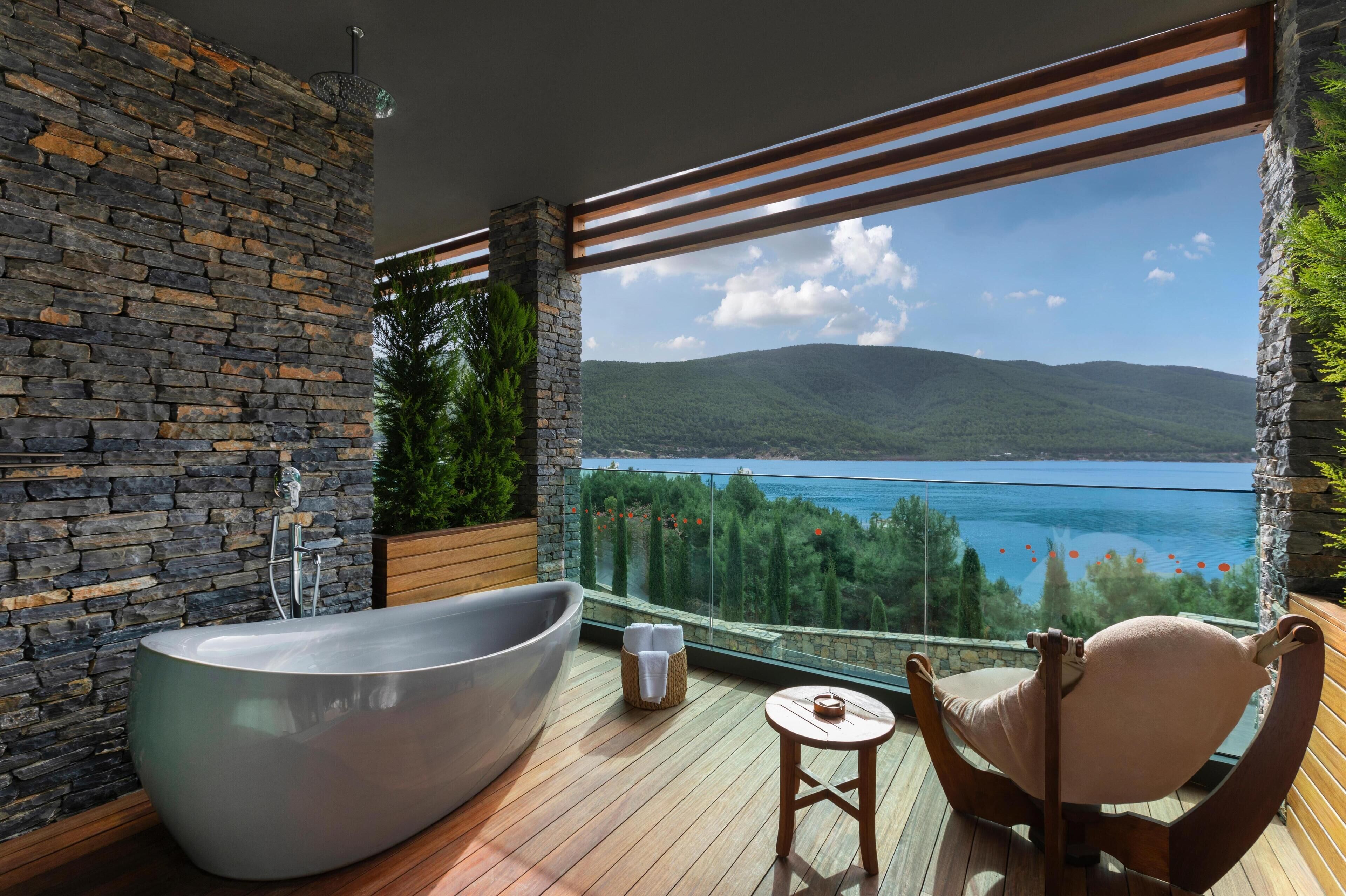 Premium bedding, Tempur-Pedic beds, free minibar items, in-room safe