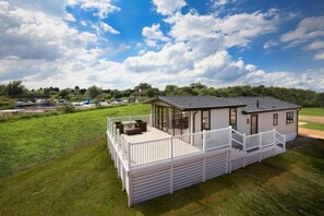 Exterior - Lazy Otter Meadows (Ely)