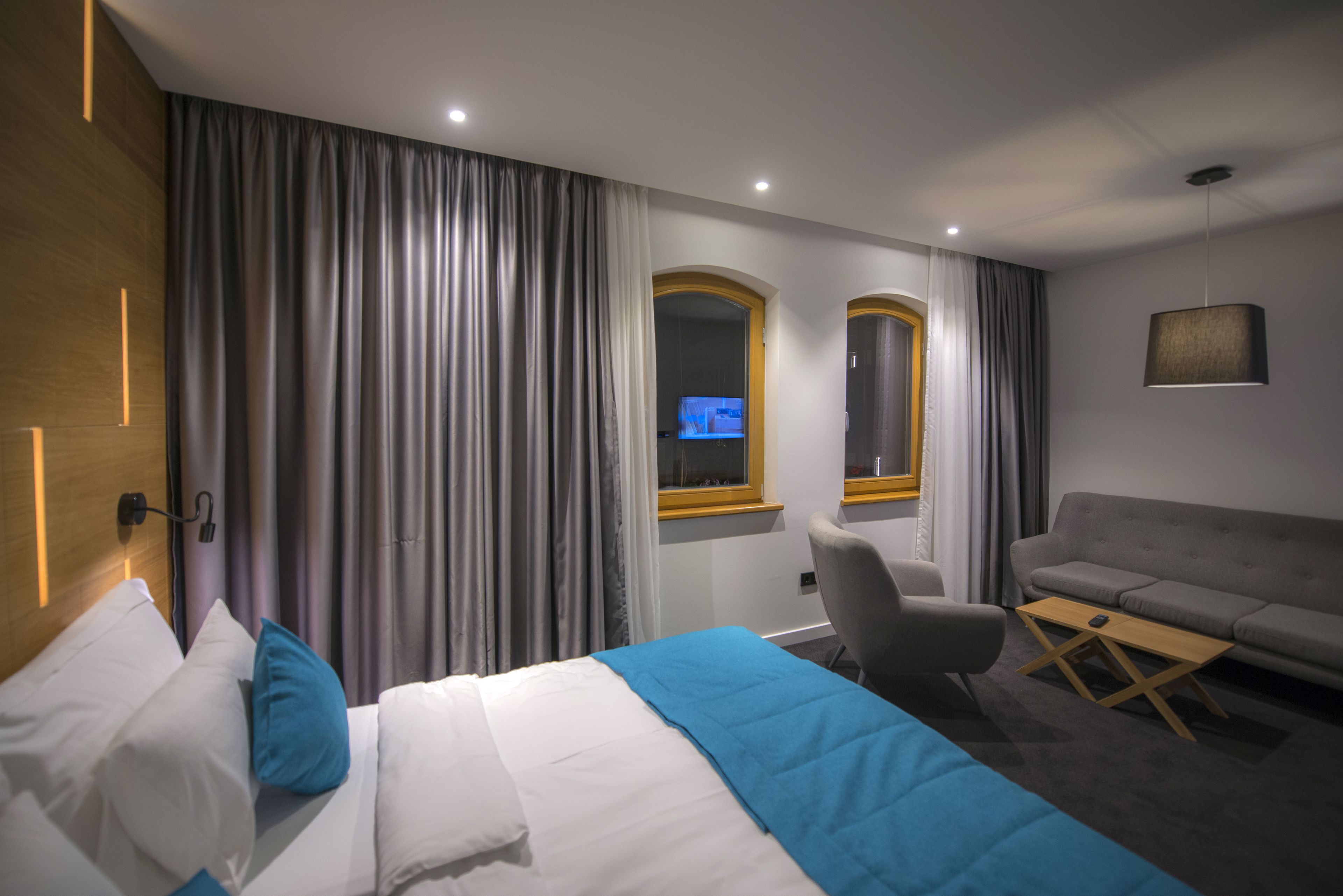suite, 2 bedrooms | soundproofing, iron/ironing board, free wifi, bed sheets