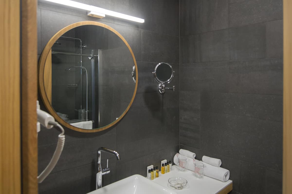 shower, free toiletries, hair dryer, bathrobes