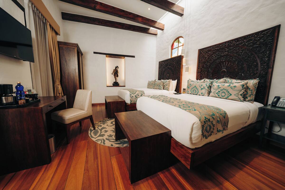 Premium Twin Room | Premium bedding, minibar, in-room safe, desk