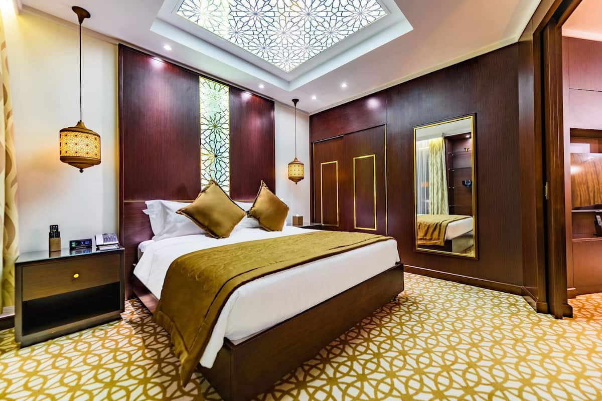 Surmatelas, coffres-forts dans les chambres, rideaux occultants
