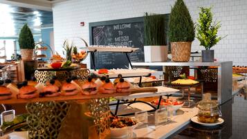 Daily continental breakfast (QAR 50 per person)