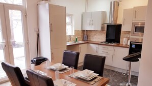Unclassified image, 5 of 38, button - WOODLEIGH LUXURY 3 BEDROOMS HOUSE (Manchester)