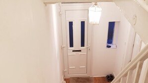 Unclassified image, 4 of 38, button - WOODLEIGH LUXURY 3 BEDROOMS HOUSE (Manchester)