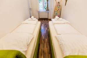 2 bedrooms, iron/ironing board, free cribs/infant beds, free WiFi - Cosy 2 bedroom Apartment (Vienna)