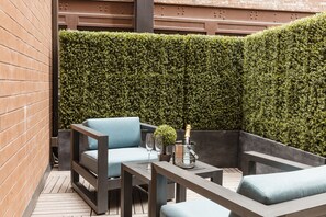 Deluxe Queen Terrace | Terrace/patio