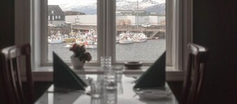 Hotel Framtíð