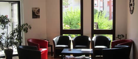 Siddeområde i lobbyen