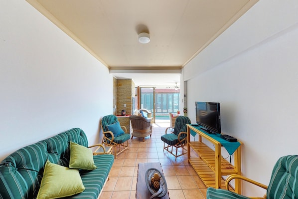 Classic House | Living room | Flat-screen TV
