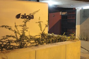 Property entrance - Aloja Apartamentos (Cali)